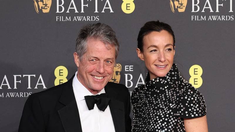 Hugh Grant u rijetkom izlasku s 20 godina mlađom suprugom