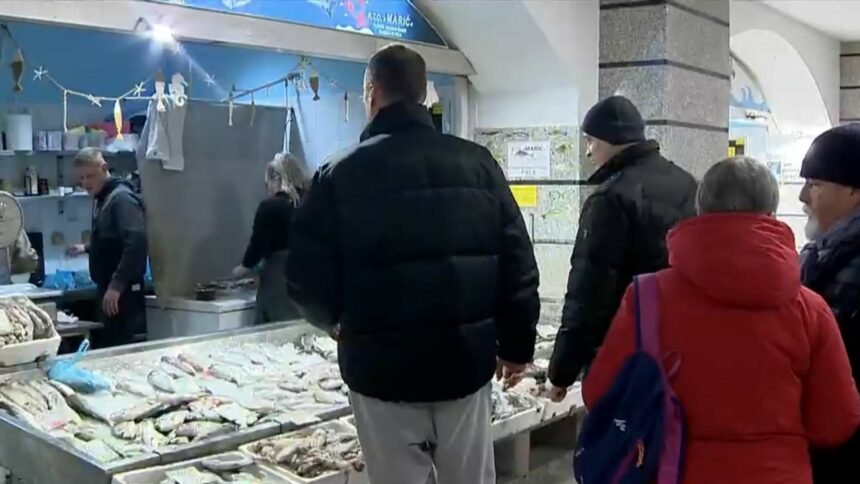 Za njih se u ribarnici ostavljaju rezervacije, ali uzalud: “Ove godine ih je na tržnici bilo možda jednom”