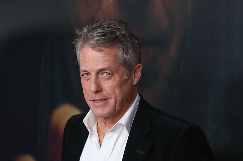 Hugh Grant tvrdi da mu je službenik na aerodromu ispitivao djecu: “Bilo je nametljivo i jezivo”