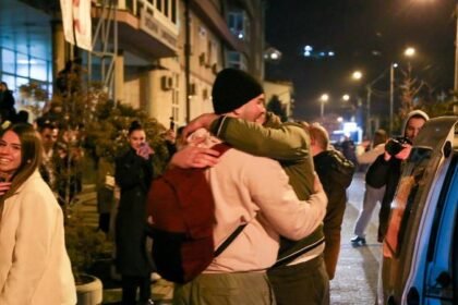 FOTO Prizori zajedništva iz Srbije: Studenti iz Novog Pazara idu na prosvjed u Kragujevcu