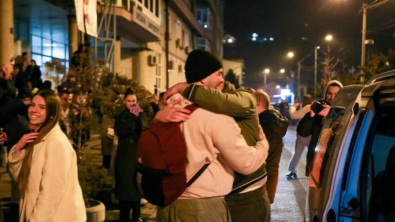 FOTO Prizori zajedništva iz Srbije: Studenti iz Novog Pazara idu na prosvjed u Kragujevcu