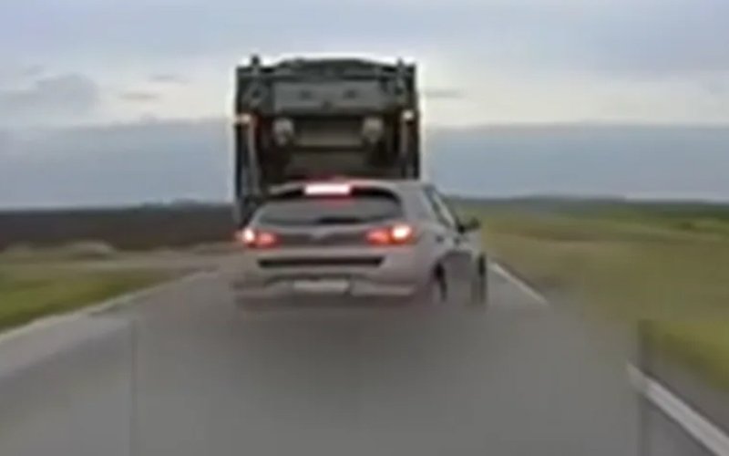 Zastrašujući snimak opasne vožnje u Hrvatskoj, bahati vozač za dlaku izbjegao nesreću