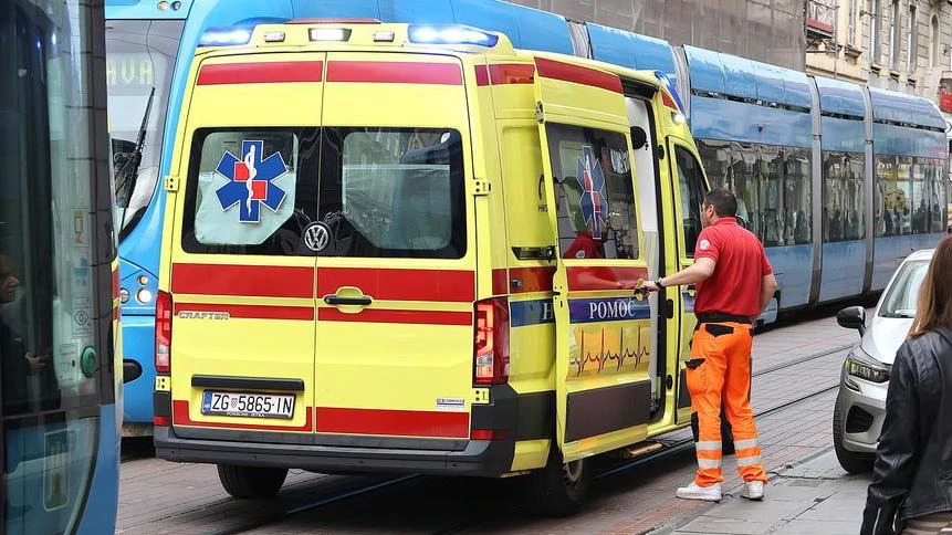 Dijete koje je udario kombi na Trgu bana Jelačića izvan životne opasnosti