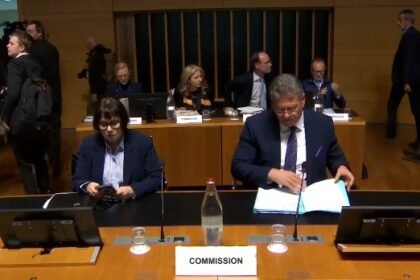 Iz Luksemburga kažu da EU neće sjediti s objavljenim rukama zbog carinskog turbulencija