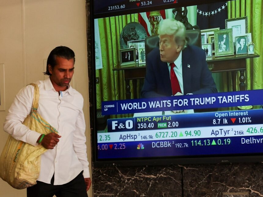 Trumpova tarifa za 10 posto stupa na snagu, podižući strahove od globalnog trgovinskog rata