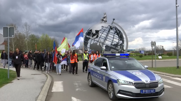 Studenti i učenici pješice su pješice od Jagodine do Novog Pazara, Budimpeštani bicikli nastavili put do Strasbourga
