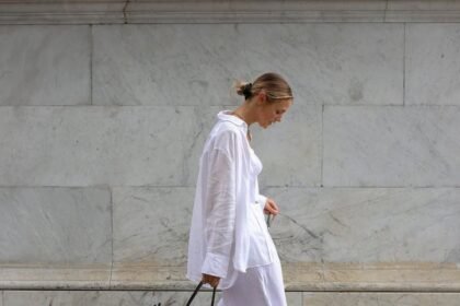 5 Moderni načini nošenja lanenih letova 2025. godine.