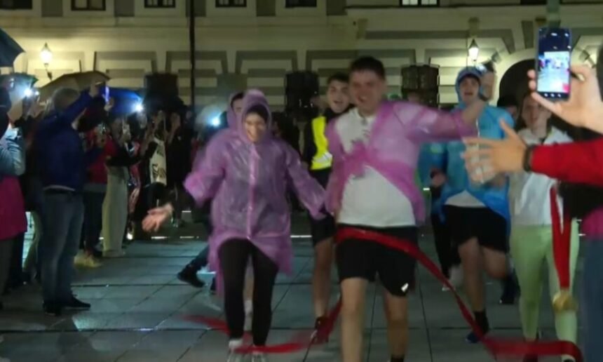 STUDENTI-TRKAČI STIGLI U OSIJEK: Pogledajte kako su ih dočekali u Hrvatskoj (VIDEO)