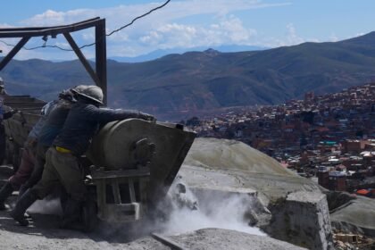 Šest osoba mrtvih nakon navodnog napada dinamita u sukobu za rudarstvo Bolivije