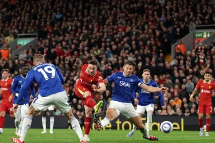 Liverpool je Beatton Everton u Feisty Derby održao nazivu naslova na putu