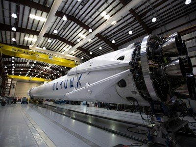 SpaceX dobio hrpu vojnih ugovora!