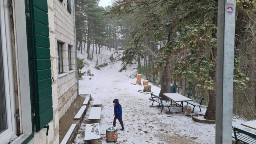 Hladna fronta stigla u Hrvatsku: Temperature su drastično pale, snijeg pada u Dalmaciji