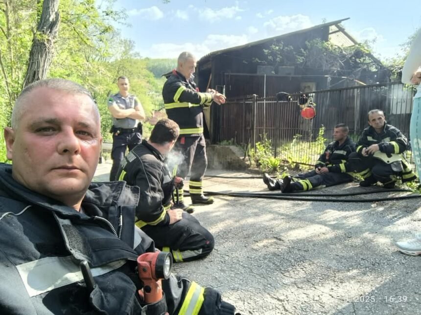 Tuzlanski vatrogasci: Dok jedni slave, oni se bore s pravim vatrom