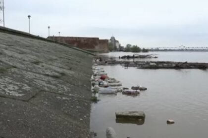Sava u blizini Šapca prijeti, izvanredna odbrana prvi put od poplava 2014. godine. Godine