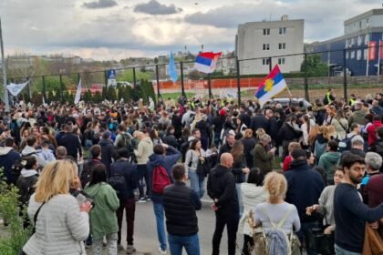 Šestosatni protest ispred televizije “Informer” na Voždovcu