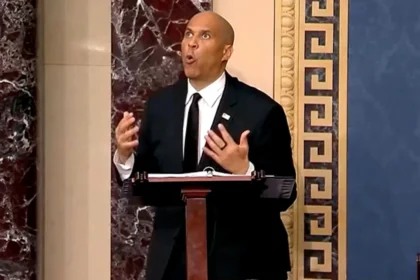 SAD: Senator Cory Booker suprotstavlja se Trumpu u maratonskom govoru