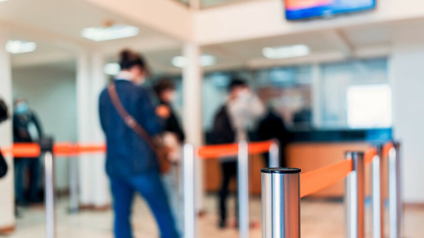 “Rekla sam joj da otvori sef, a ona je počela plakati”: Šef poslovnice banke u Pitomači pokrao stotine klijenata, maznuo im pet milijuna eura