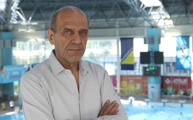 Direktor Hasanović tvrdi da “djeca nisu nikad ni odlazila s bazena”. Reagovali roditelji: Svjedočila su incidentu