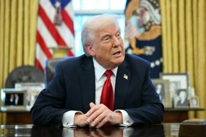 Ogroman udarac! Trump uvodi 25 posto carine na uvoz automobila, analitičari: “Izazvat će kaos”