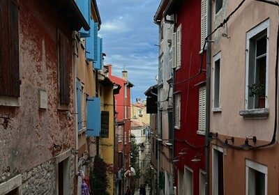 3T konferencija: pola prihoda hrvatskog turizma ovisi o malim iznajmljivačima, a država ih gazi