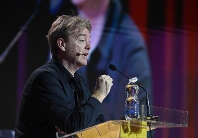 Pogledajte poezijom nadahnuto predavanje Davida McWilliamsa iz Irske, na Bug Future Showu 2025