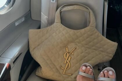 Sofisticirani milky white pedikir savršeno se kombinuje sa sandalama