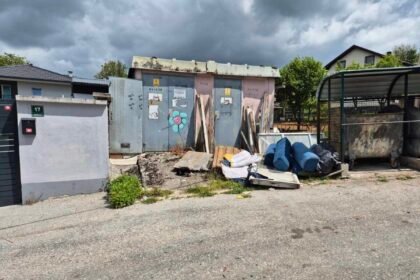 Sarajlija ogorčen: Dva mjeseca moli da se odveze smeće, a 100 metara dalje – ispred kuće načelnika – uvijek čisto!