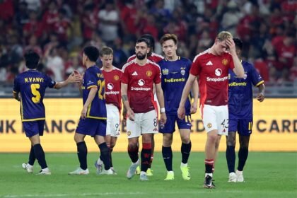 United ne može bez poniženja ni nakon sezone, dobio ih je tim koji je odradio dva treninga ukupno