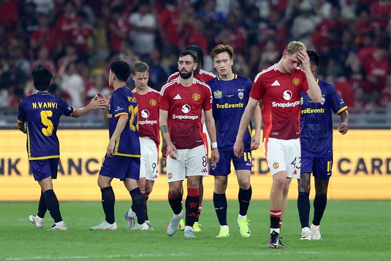 United ne može bez poniženja ni nakon sezone, dobio ih je tim koji je odradio dva treninga ukupno