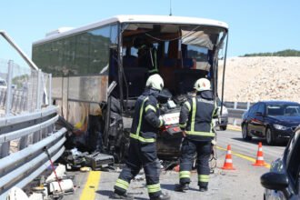 Porastao broj ozlijeđenih u sudaru autobusa: Više osoba zadržano na liječenju