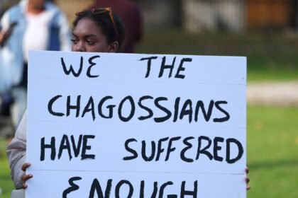 Sud u Velikoj Britaniji privremeno blokira dogovor o rukama Chagos ostrva Mauricijusu