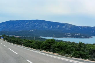 Butković: Čim prije obnoviti otočnu “žilu kucavicu”