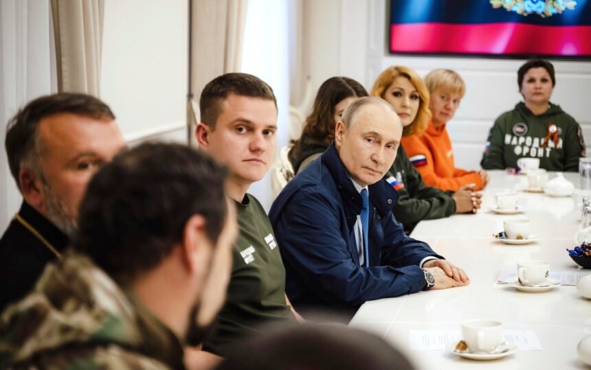 Ruski Putin posjetio je Kursk jer Ukrajina kaže da je šest ubijeno u štrajku projektila