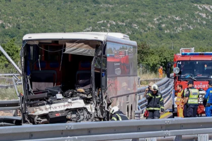 Sudarila se dva autobusa na autocesti A1, šest osoba prevezeno u bolnicu
