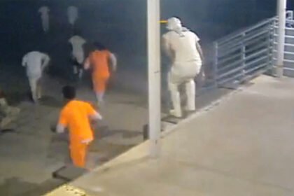Zatvorenici pobježu u zatvoru New Orleans kroz rupu iza toaleta