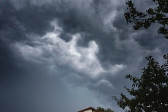 Upaljeni meteoalarmi: Kiša i grmljavina u cijeloj zemlji, prijeti i nevrijeme