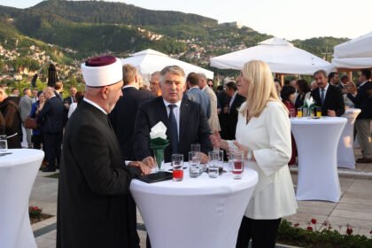 Cvijanović, Komšić i mnogi ostali na bajramskom prijemu kod reisa, a Nikšić i Konaković izostali