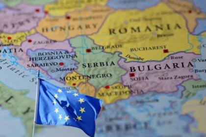 NOVO ISTRAŽIVANJE EUROBAROMETRA: Balkan brine za sigurnost i gleda kako da preživi