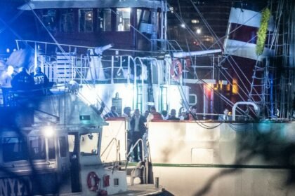 Stravična nesreća: Brod udario u poznati most, najmanje dvije osobe su poginule, a deseci su ozlijeđeni