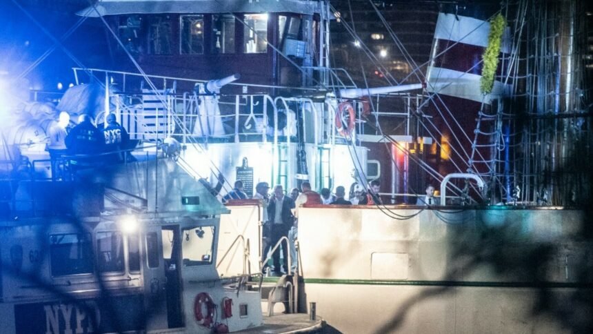 Stravična nesreća: Brod udario u poznati most, najmanje dvije osobe su poginule, a deseci su ozlijeđeni