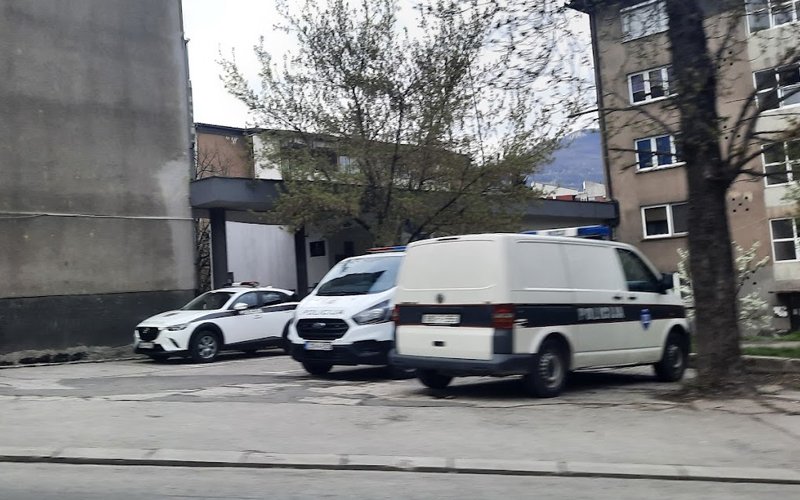 Maloljetni Zeničanin (14) teško ranjen, upucao ga brat (12) iz vazdušne puške