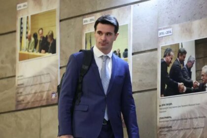 NEPRAVILNOSTI: Ministar pravde Vedran Škobić sam sebe imenovao u komisije i odobravao naknade