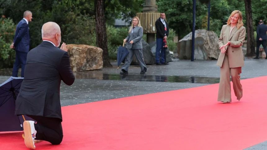 Rama dočekao premijerku Meloni na koljenima