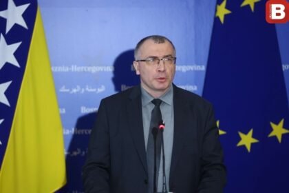 IZ AGENCIJE ZA JAVNE NABAVKE POZVALI DOM NARODA BiH DA USVOJI DVA ZAKONA: ‘Bahatost i pohlepa će se plaćati slobodom’
