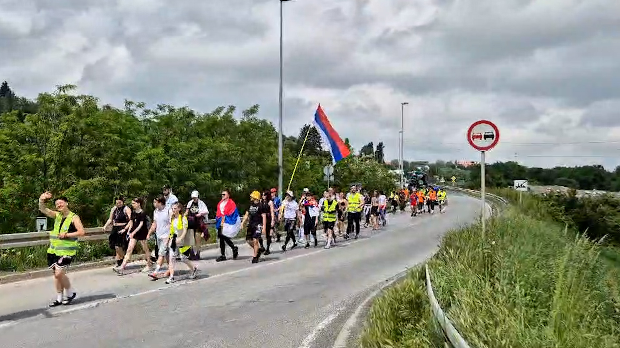 “Mart na Drini”, studenti i srednjoškolci šetaju prema Loznici; 12. Gol Dana ultramaratona je Stuttgart