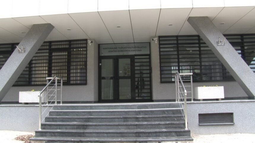 PREDLOŽEN PRITVOR ZA NASTAVNIKA IZ ZAVIDOVIĆA: Osumnjičen je za spolni odnos sa učenicom