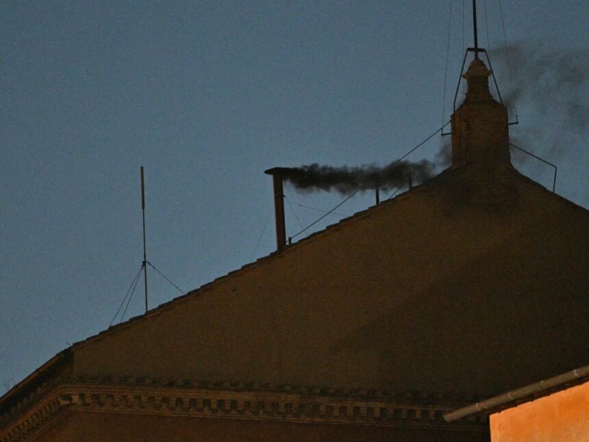 Nema novih papa nakon prvog kruga glasačkog postupka papske konklave