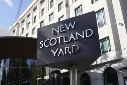 Velika Britanija policija uhapsila je sedam Iranaca zbog navodne prijetnje nacionalnoj sigurnosti