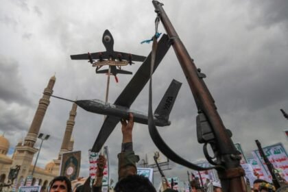 Houthis održavaju pritisak na Izrael jer SAD pokreće više štrajkova na Jemenu