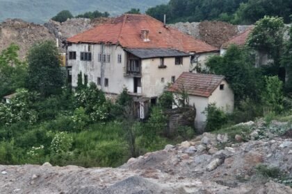 Nacionalni spomenik godinama propada u čekanju na novu lokaciju